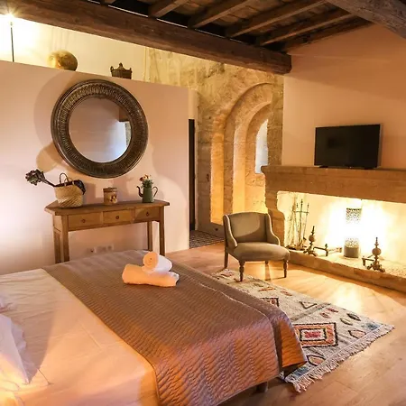 Bed & Breakfast La Maison D'aime - Demeure De Caractere Du Xiie Siecle Saint-Quentin-la-Poterie