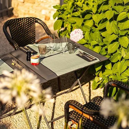 Bed & Breakfast La Maison D'aime - Demeure De Caractere Du Xiie Siecle Saint-Quentin-la-Poterie