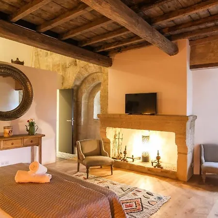 فندق مبيت وإفطار La Maison D'aime - Demeure De Caractere Du Xiie Siecle سان كوينتين-لا-بوتيريه