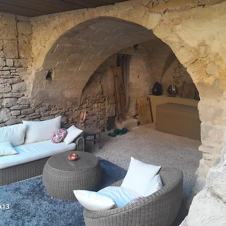 La Maison D'aime - Demeure De Caractere Du Xiie Siecle Bed & Breakfast